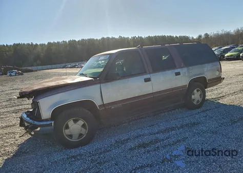 1996 Chevrolet Suburban K1500 z USA, uszkodzony, nr VIN 1GNFK16RXTJ370197
